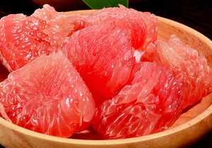 备孕期间能吃柚子吗，哪些人群要少吃柚子？柚子皮具有什么营养价值？