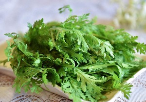 茼蒿的功效与作用有哪些，孕妈妈应该如何食用？