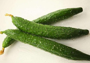 黄瓜的营养成分有哪些，经常吃黄瓜对身体有什么好处，食用时有哪些禁忌