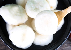 哪种人适合吃荸荠，哪种人不适合吃荸荠，为什么吃荸荠要去皮